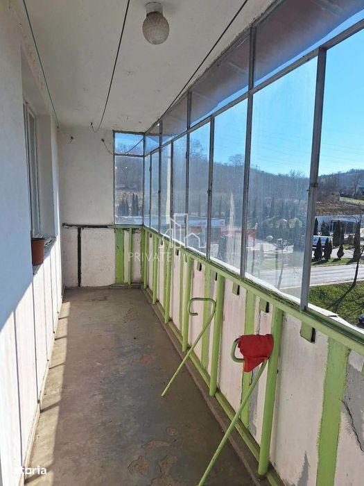 Apartament 3 camere, Etaj intermediar, Dambu