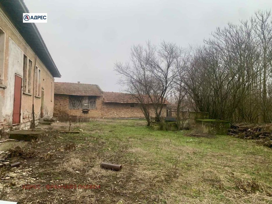 Продава се Склад в с. Горна Митрополия, Област Плевен - 250 кв.м за 164 €/кв.м - Снимка #4