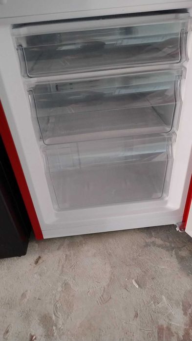 Комбиниран Хладилник с фризер Bomann 175 л Червен 143 см