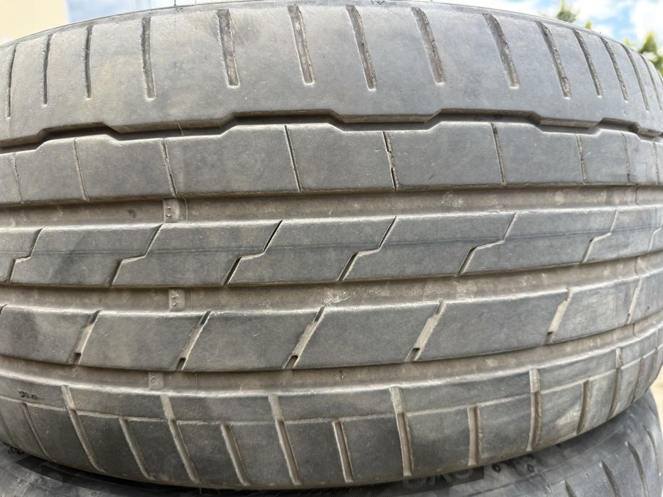 235 40 19 свалени от Тесла