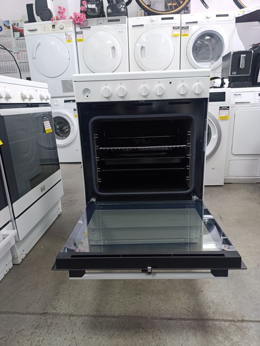 ГОТВАРСКА Печка с керамичен плот Electrolux VOSS