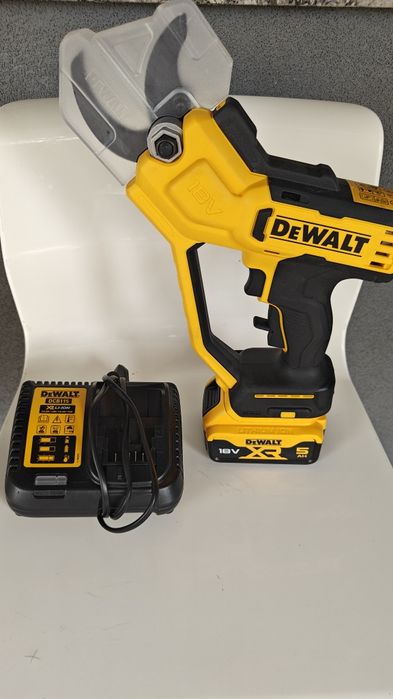 DeWalt DCMPP568N - Foarfeca de gradina pentru crengi cu acumulator si incarcatir
