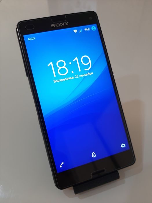 Продам смартфон Sony Xperia Z3 Compact
