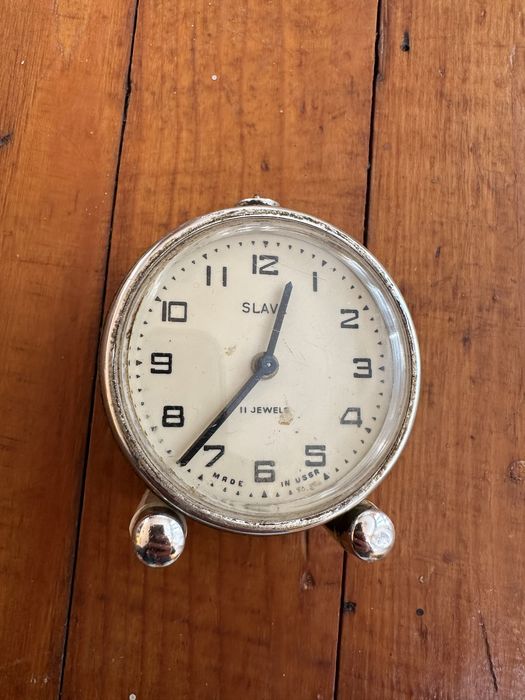 Часовник будилник  ,SLAVA-11 JEWELS