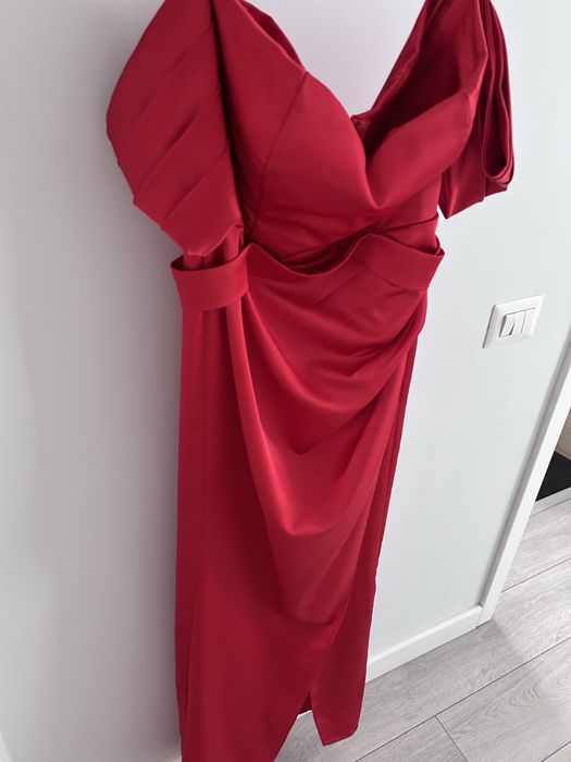 Rochie eleganta rosie