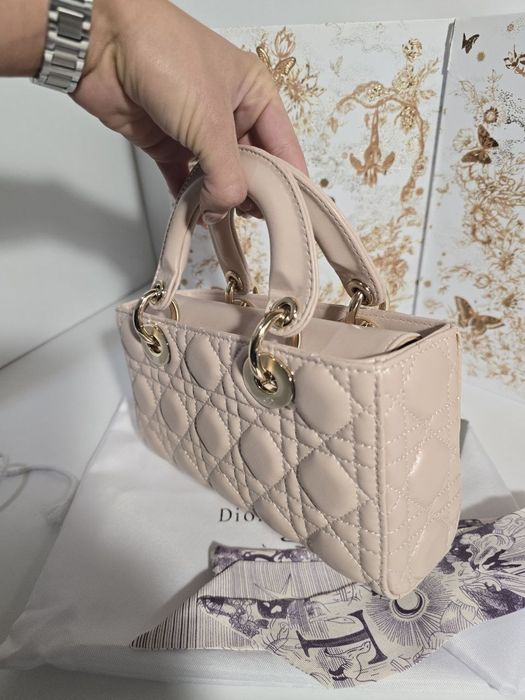 Налична чанта Dior D-Joy Powder Pink
