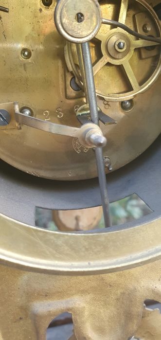 Impresionant ceas de semineu frantuzesc marmura cu bronz doree antik