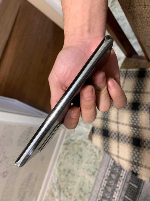 Продавам Huawei p40 pro