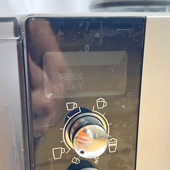 Siemens EQ.5 MacchiatoPlus – автоматична кафе машина с теч