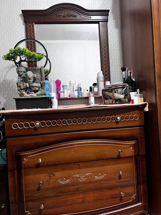 Спальный гарнитур