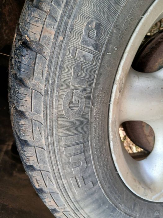 Алуминиеви джанти със зимни гуми Petlas 195/75/16 - 4бр. комплект