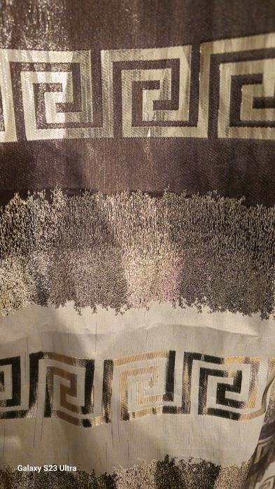 Шторы  2  штуки.