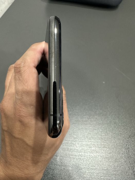 Продам Iphone 11 pro max