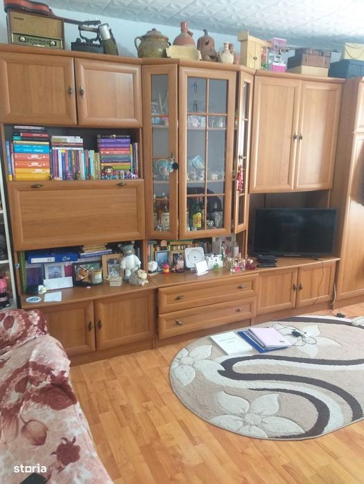Decomandat, Rovine-Scola 39, 93.000 Euro neg.