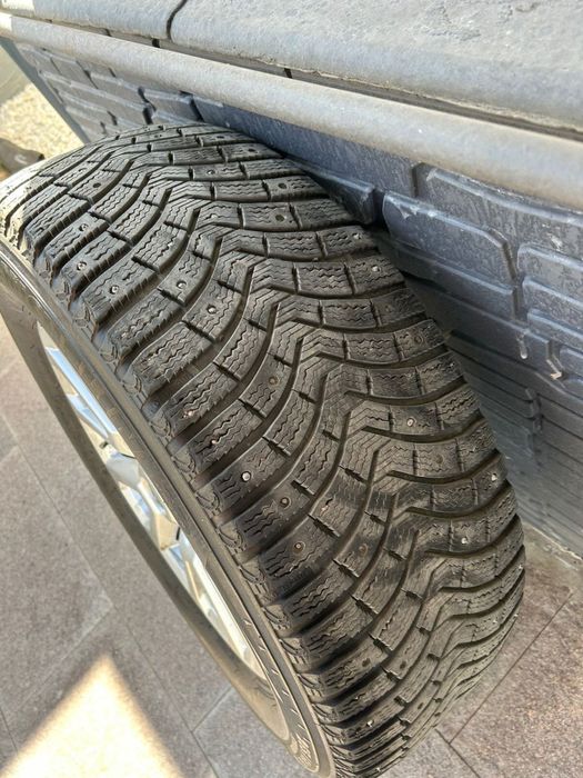 Продам шины с дисками R18