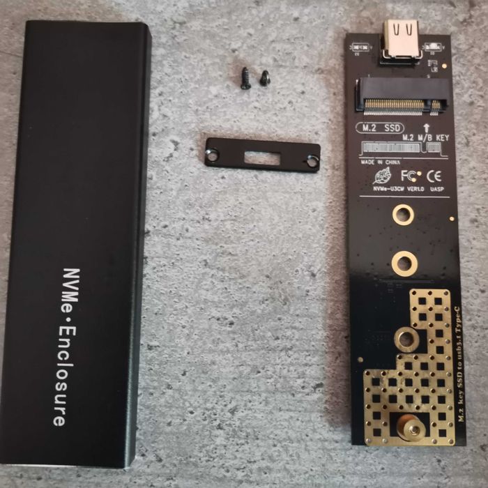 Carcasa, rack, enclosure, SSD extern,(NVME/NGFF), NOUA cu husa