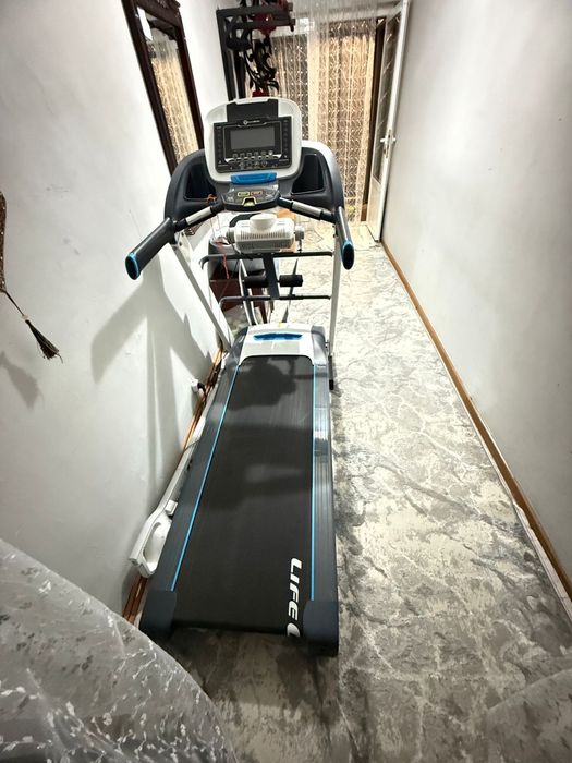 Продам Беговую Дорожку Life Gym
