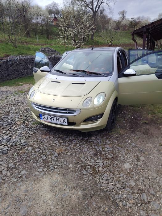Vand smart foufour 1.5 benzina 110 cp 2005