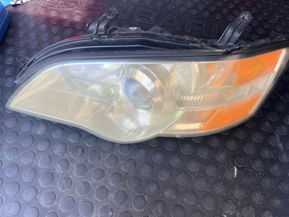 2006-2007 Субару Аутбек , Легаси  ляв фар