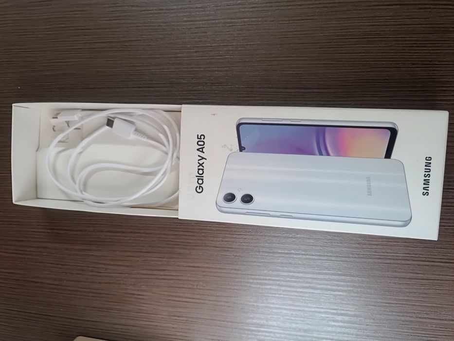 Samsung Galaxy A05 nou + huse
