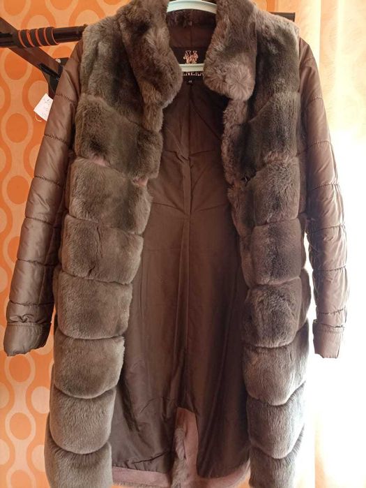 ПРОДАМ  шубу-жилетку