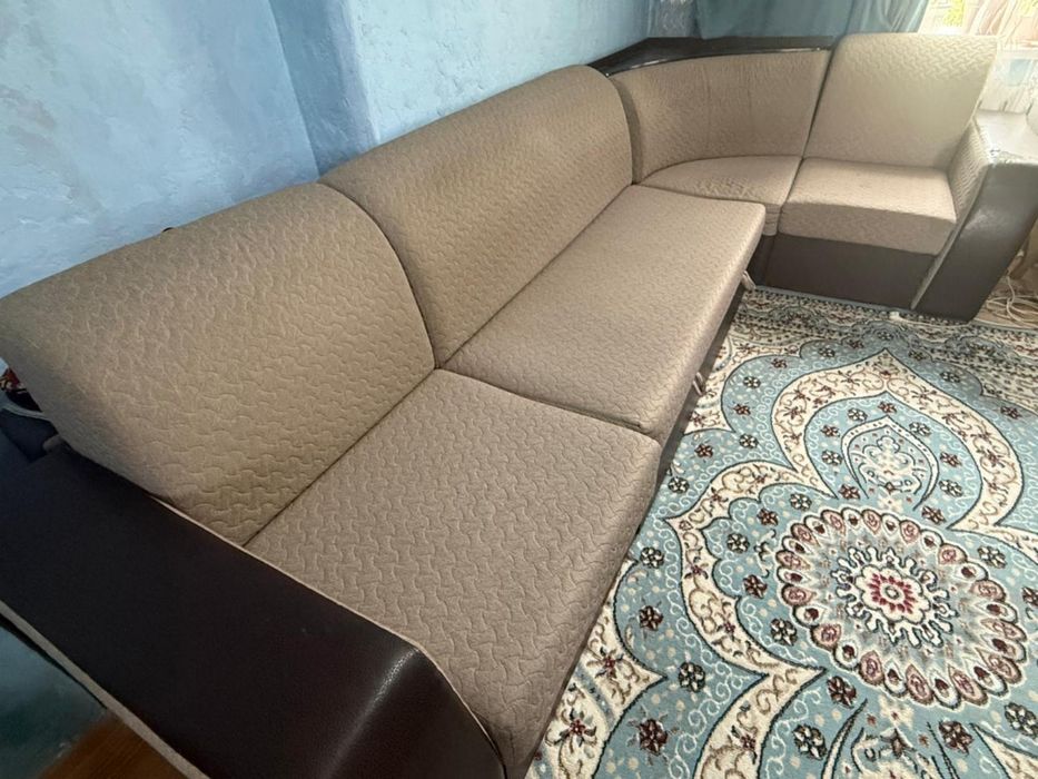 Продаем диван в гостиную