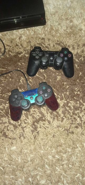 Vând PS3 slim black,160 GB utilizat,doua joistickuri,10 jocuri,hdmi 2