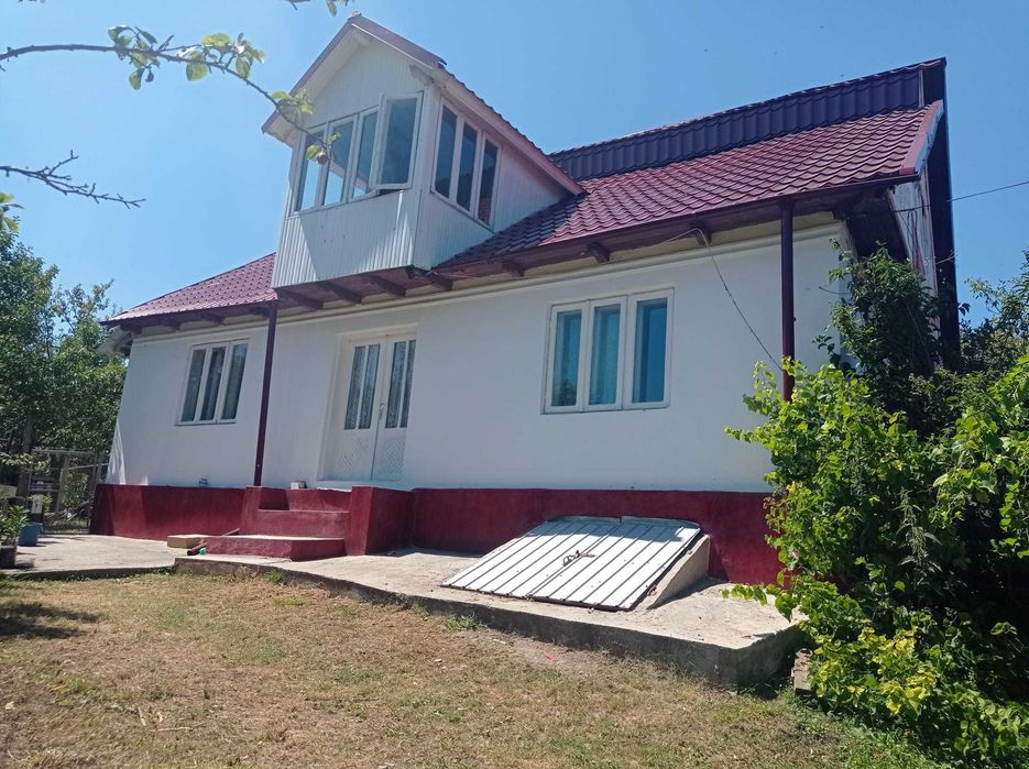 Vand casa 4 camere cu gradina si curte