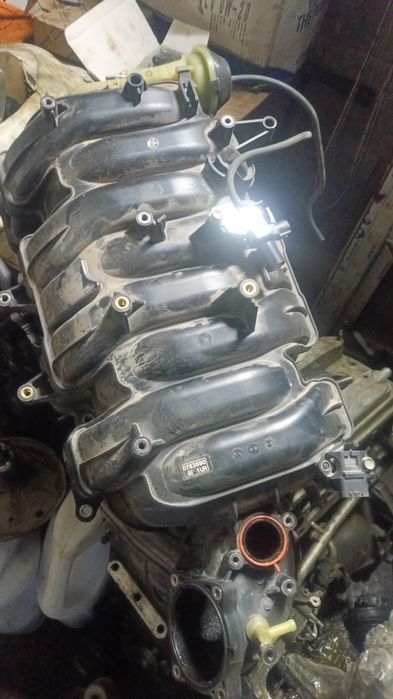 Впускной коллектор LC200 4.6