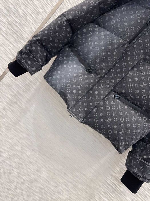 Geaca Louis Vuitton - calitate premium