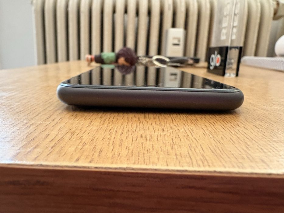 iPhone 11 (Много добро състояние)