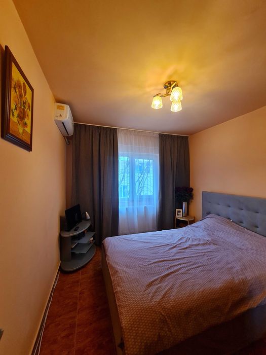 Direct proprietar  apartament 3 camere etaj 4/4 decom 75mp ICIL , Casa Cultura