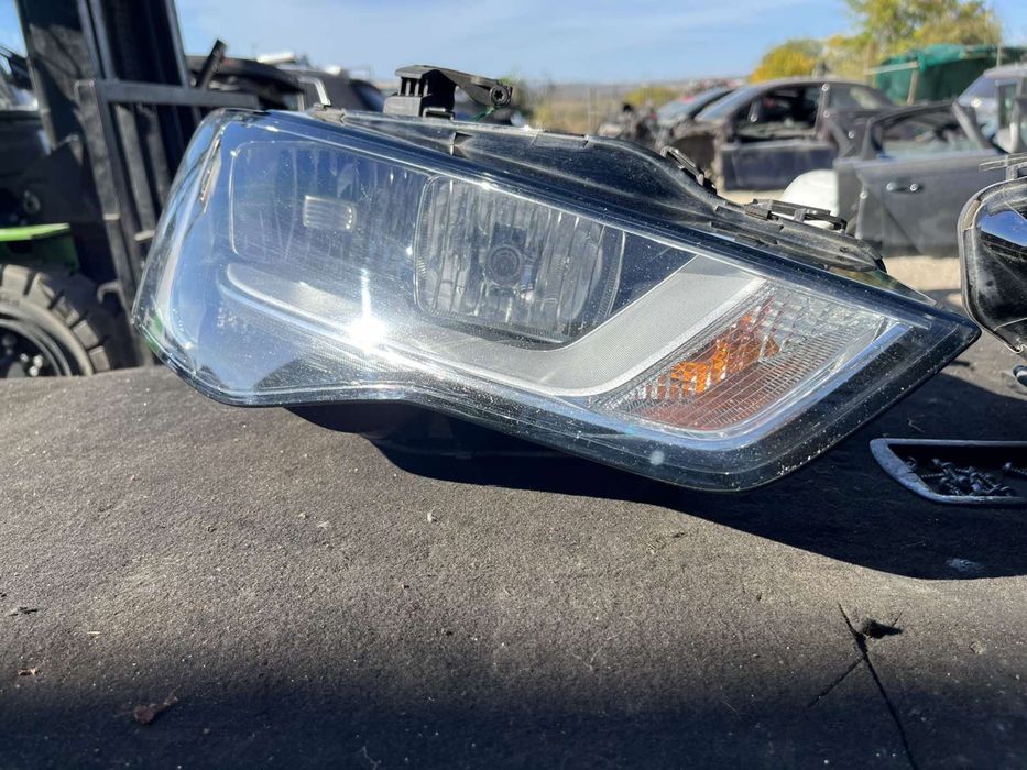 Фар фарове ляв десен за Audi A5 facelift 8t 2012г не са ксенон