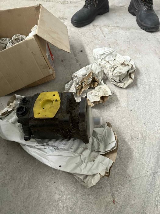 Цилиндри и помпа маниту manitou