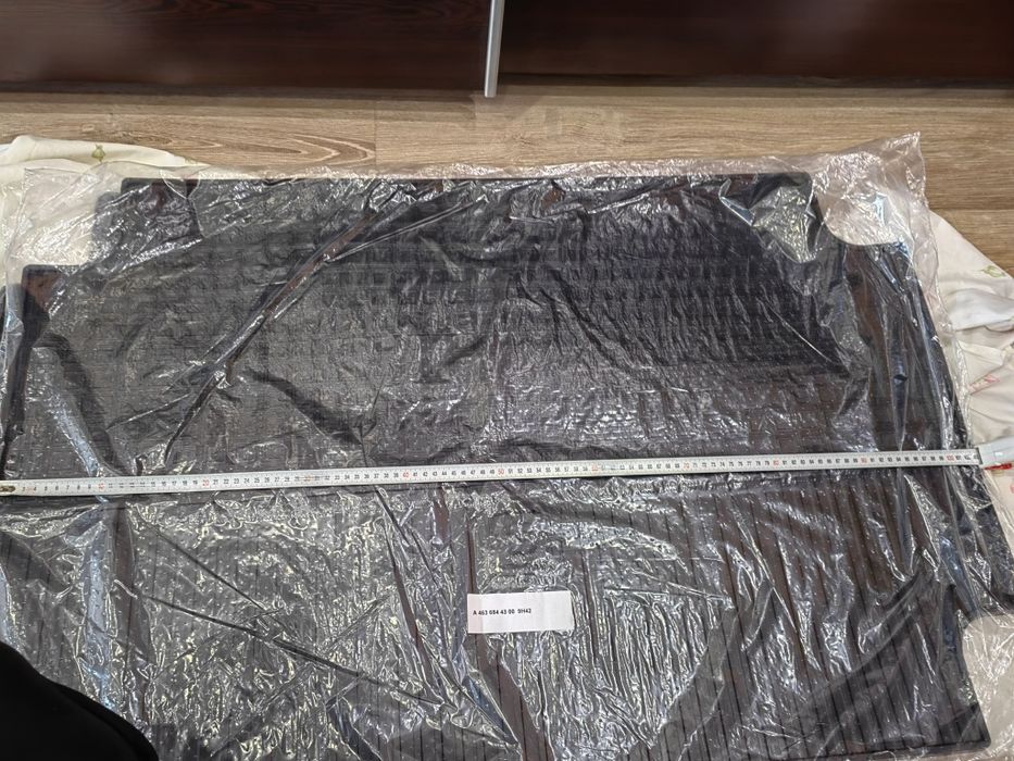 Продавам гумени стелки за Мерцедес бенц G class