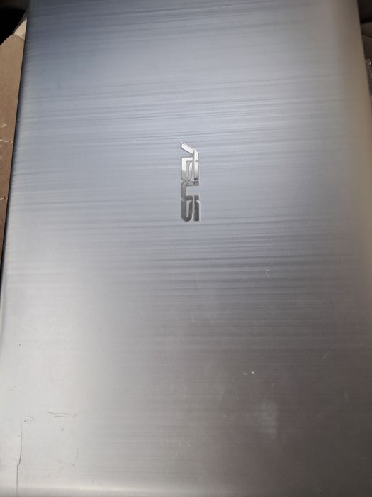 Продам ноутбук б\у район цемпос