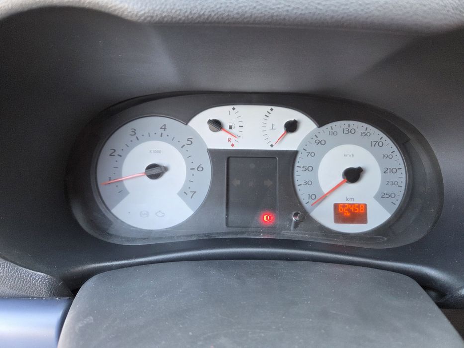 Vand Renault Symbol  2007 1.4 Benzina 62.000 Km cu consum foarte mic!