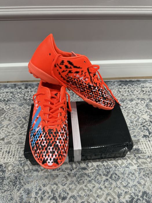 Продам футзалки 37р новые