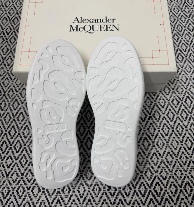 Alexander McQueen - Cu factura!
