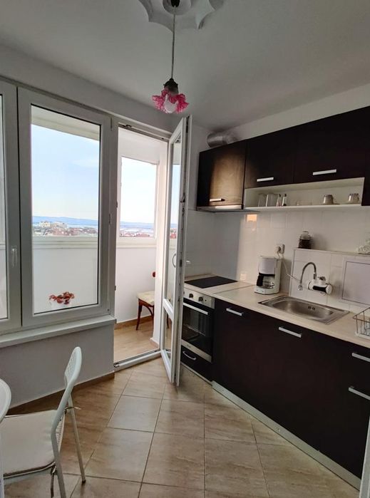 Дава се под наем Двустаен апартамент в Бургас, Лазур - 62 кв.м за 408 € - Снимка #4