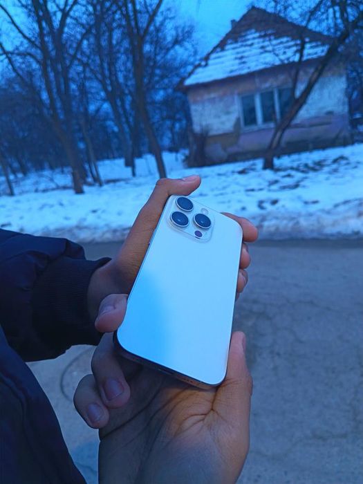 Vand iphone 15 pro negociabil