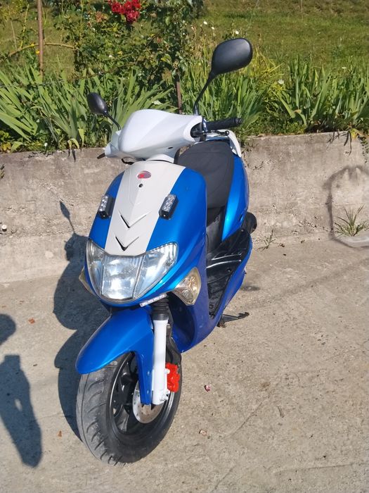Vând scuter kymco50cc2t vitality stare foarte perfecta detalii la telefon 0760710116