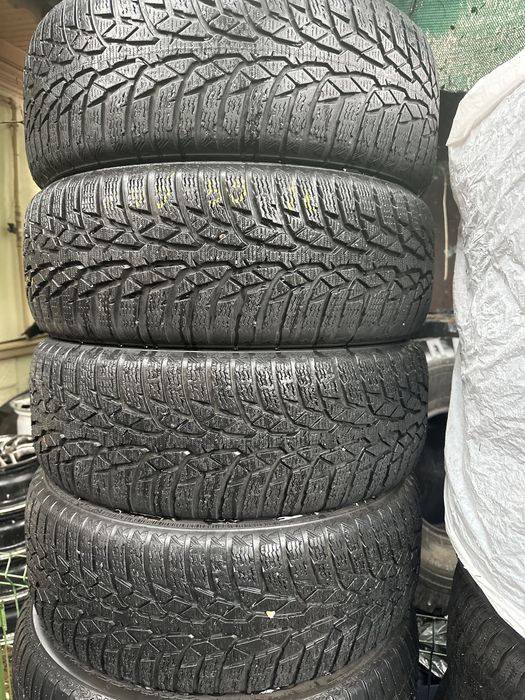 205/55/16 Nokian  75 lei bucata