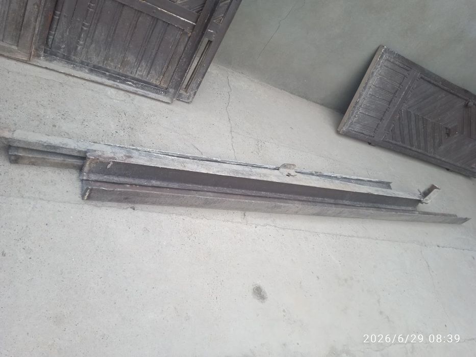 Darvoza zur yaxshi qalin metaldan yasalgan,ogan odam baraka topadi ,se