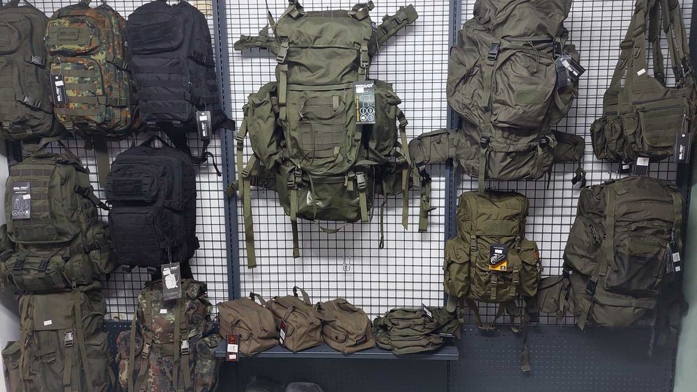 Стелаж за дрехи за магазин