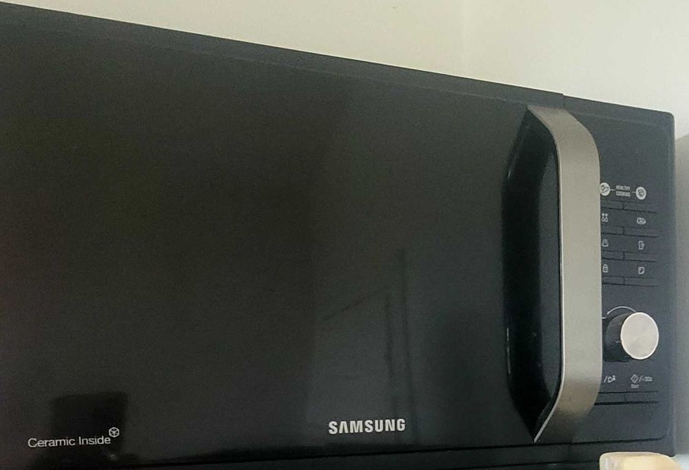 Aspirator robot Lefant si cuptor cu microunde  samsung