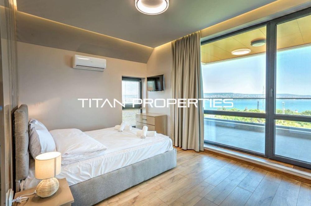 Дава се под наем Четиристаен апартамент в Варна, Галата - 207 кв.м за 2200 € - Снимка #2