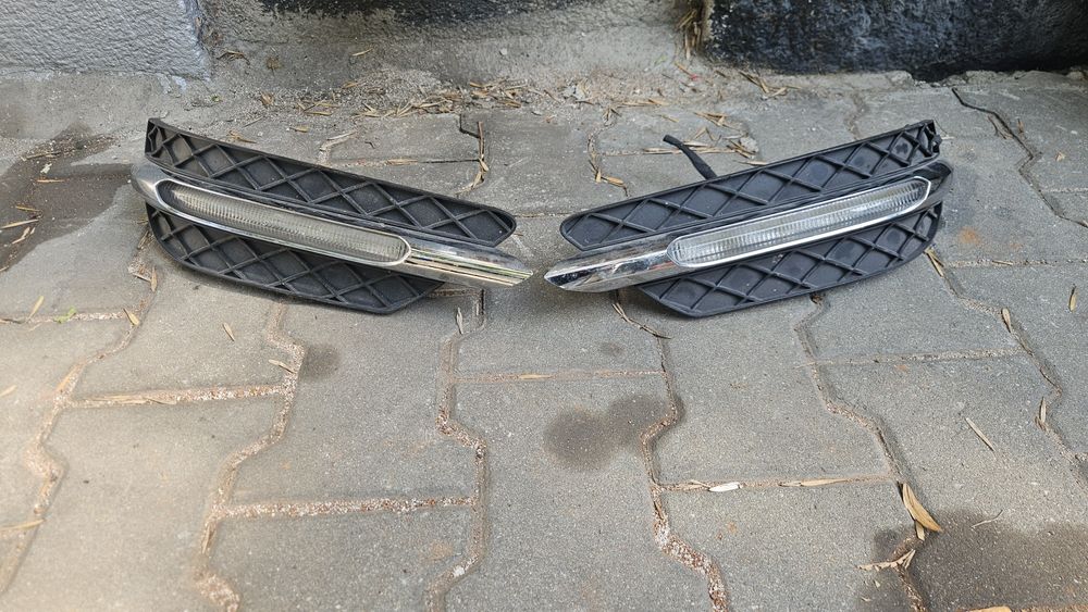 Лед решетка (Дневни светлини)/Предна лява дръжка за  Merceses w204