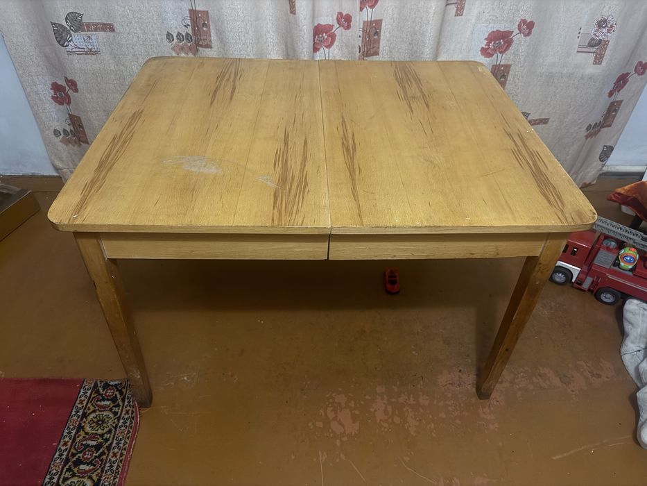 Продам стенку и стол