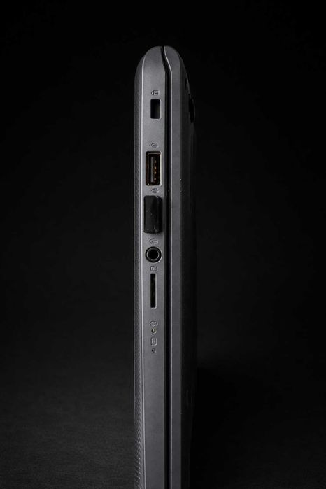 Laptop Asus procesor Ryzen + mouse + Sistem operare